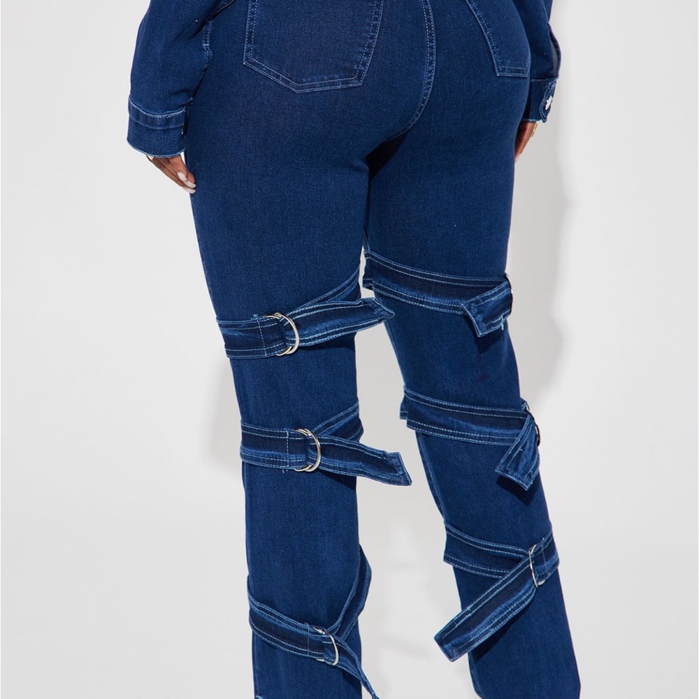 Stylish Blue Denim Crop Jacket and High-Waist Jeans Set - Picture 2 of 9